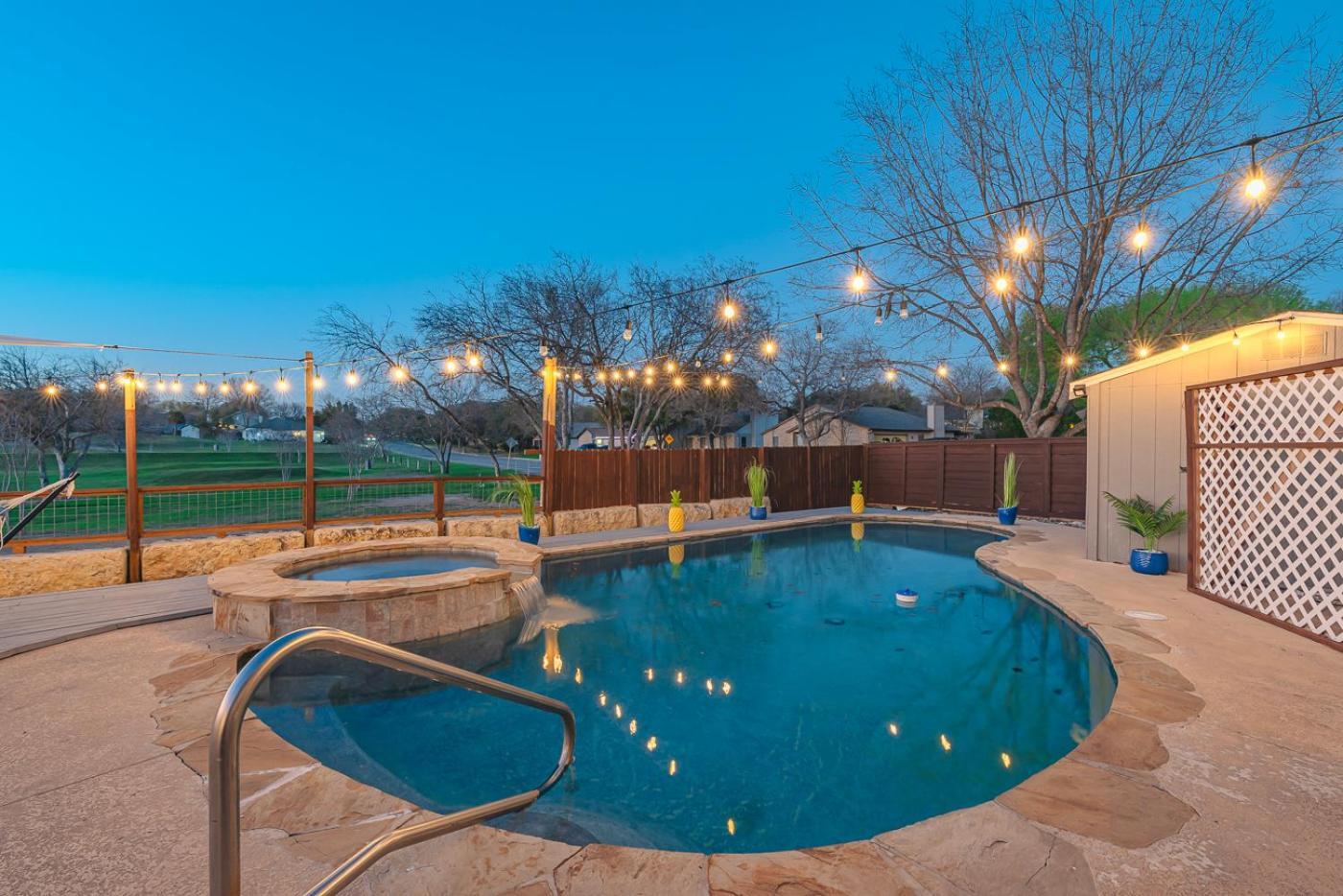Stunning Pool Overlooking Golf Course & Game Room サンアントニオ エクステリア 写真