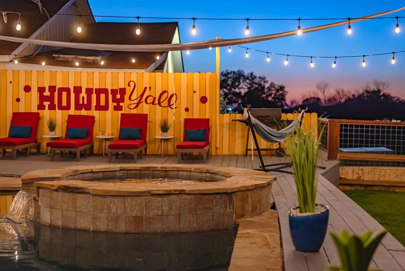 Stunning Pool Overlooking Golf Course & Game Room サンアントニオ エクステリア 写真