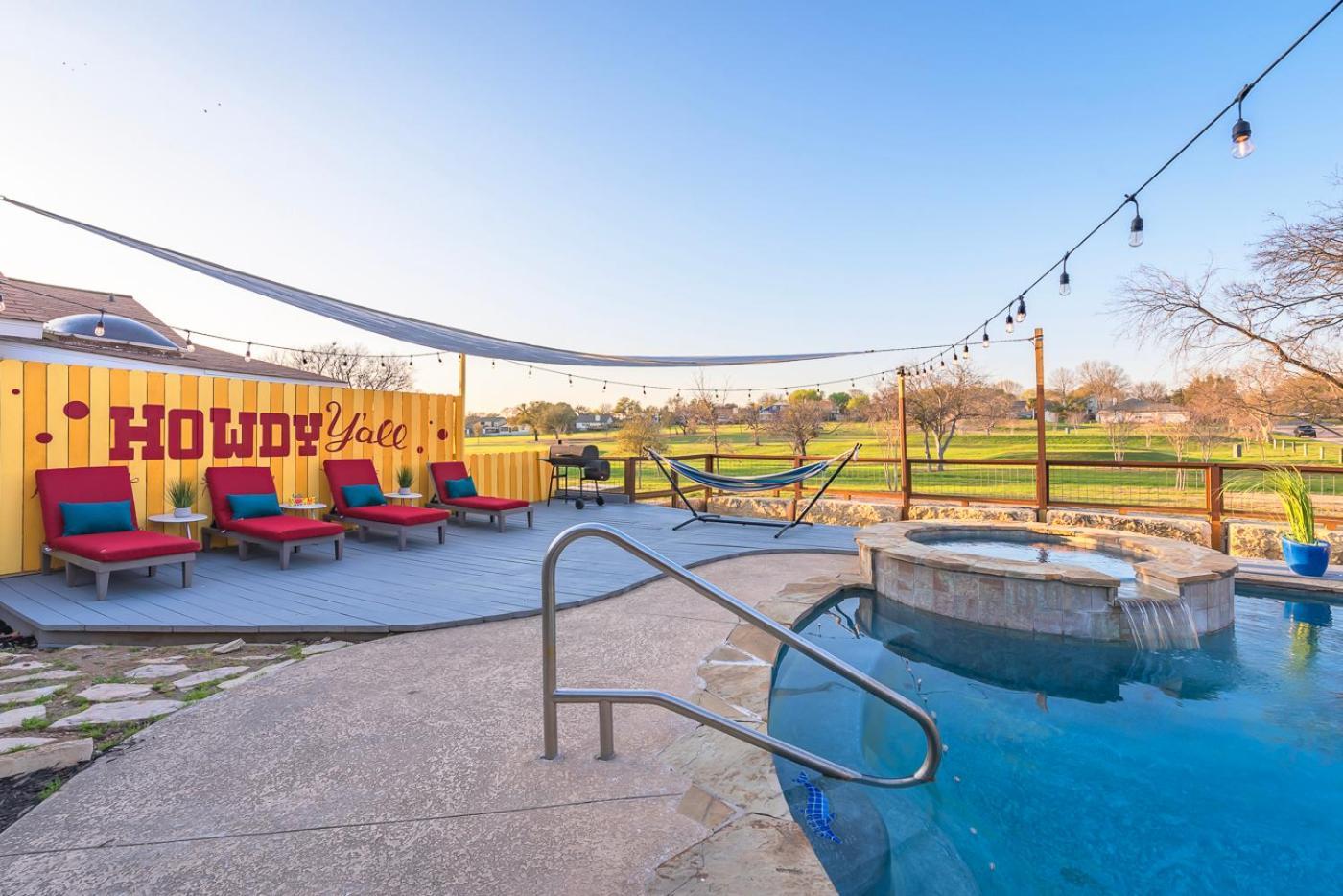 Stunning Pool Overlooking Golf Course & Game Room サンアントニオ エクステリア 写真